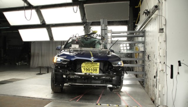 Crash test NHTSA: valutazione di quattro stelle per la BMW X5 (anno 2023)