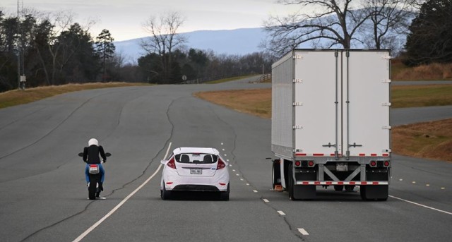 IIHS: auspicabili ulteriori miglioramenti nei sistemi di prevenzione degli urti frontali